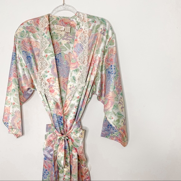 Vintage Other - Victorias Secret 80s gold label floral satin robe